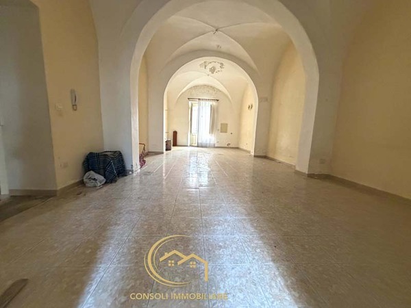 Casa indipendente angolare su due livelli a Giarre